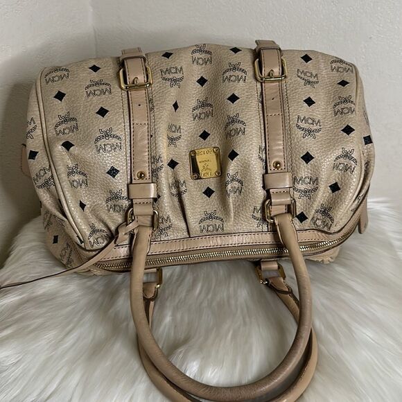 💯Authentic MCM Handbag🍀 - Picture 4 of 15